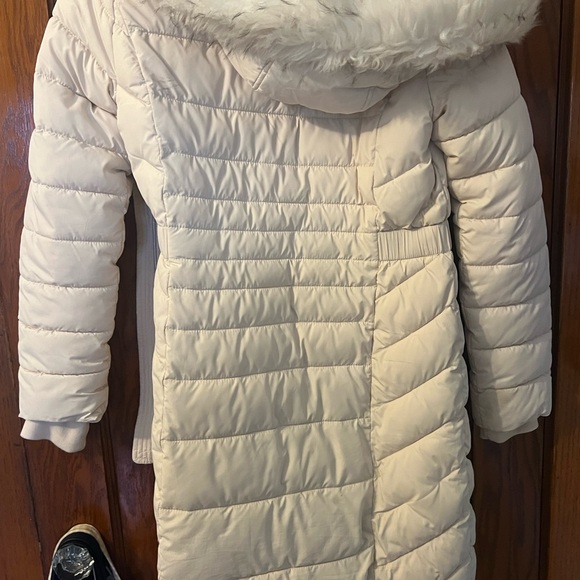 Hollister Cream Puffer Parka - Picture 9 of 16